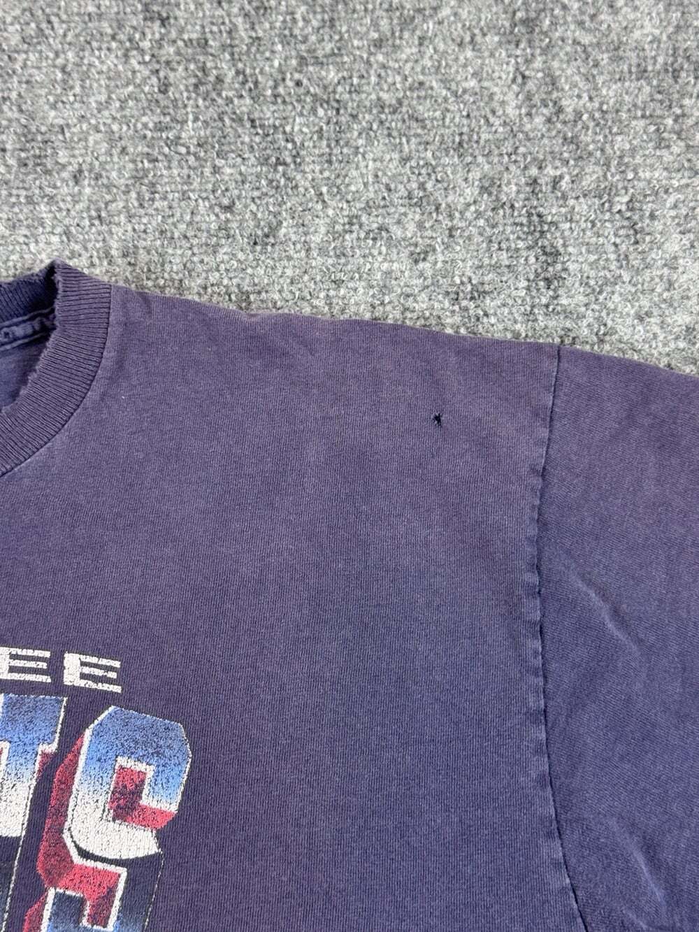 Vintage Faded and Distressed Tennessee Titans NFL Football Graphic TShirt Size L - Picture 4 of 10